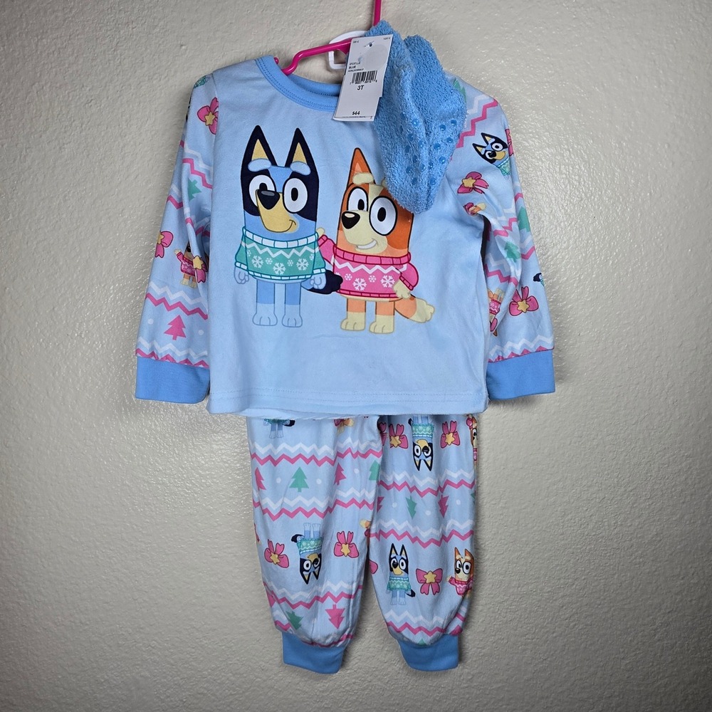 Bluey Bingo Toddler 3pc Pajama Set Fleece Shirt Pants Socks Blue 3T, NWT